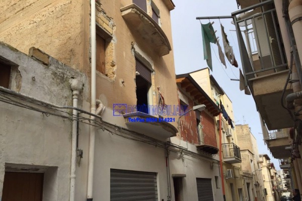 Via Cavour, 3 Stanze da Letto Stanze da Letto, 7 Stanze Stanze,2 BathroomsBathrooms,Indipendente,Vendita,Via Cavour,1152