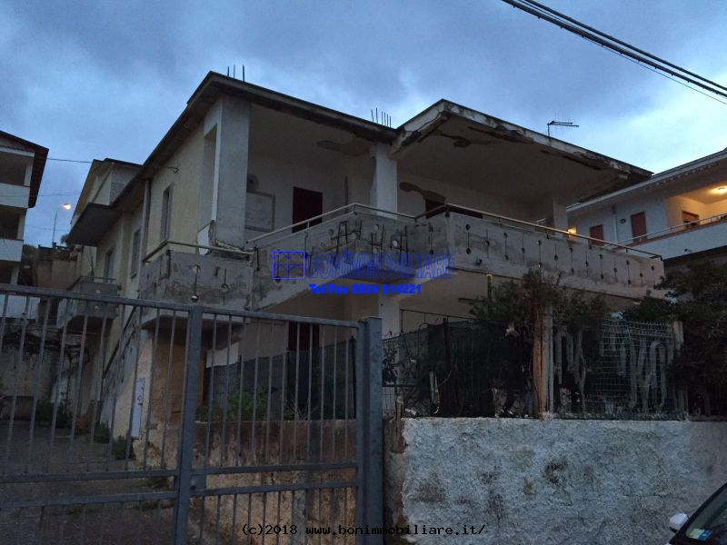 Zona Aleccia, 3 Stanze da Letto Stanze da Letto, 5 Stanze Stanze,2 BathroomsBathrooms,Appartamento,Vendita,Zona Aleccia,1154