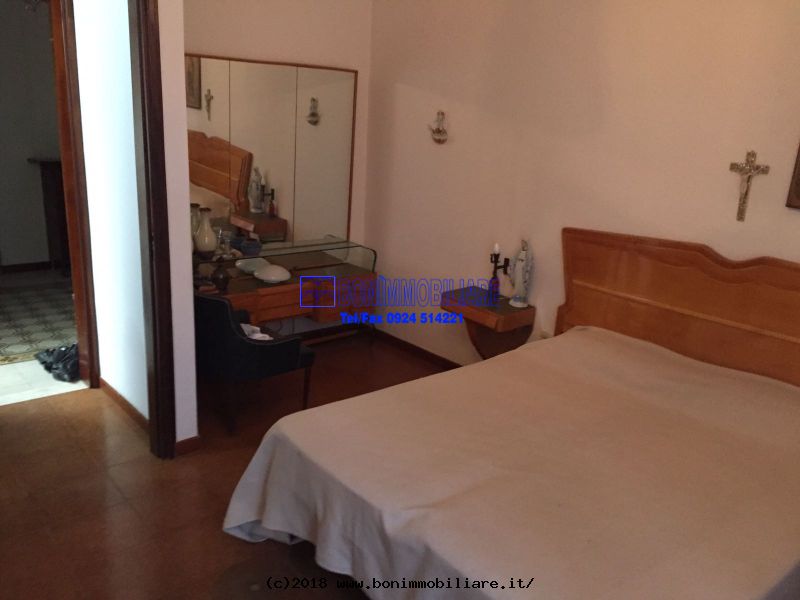 Via Guarrasi, 3 Stanze da Letto Stanze da Letto, 7 Stanze Stanze,2 BathroomsBathrooms,Indipendente,Vendita,Via Guarrasi,1218