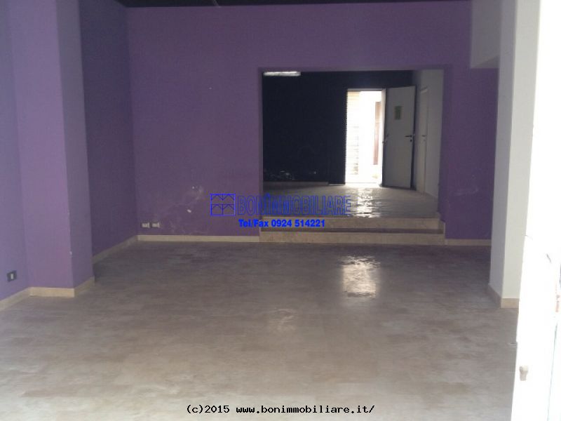 Corso VI Aprile, 2 Stanze Stanze,1 BagnoBathrooms,Locale Commerciale,Vendita,Corso VI Aprile,1245