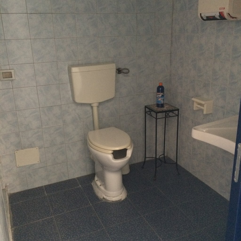 VIA VESPRI, 4 Stanze Stanze,2 BathroomsBathrooms,Locale Commerciale,Vendita,VIA VESPRI,1392