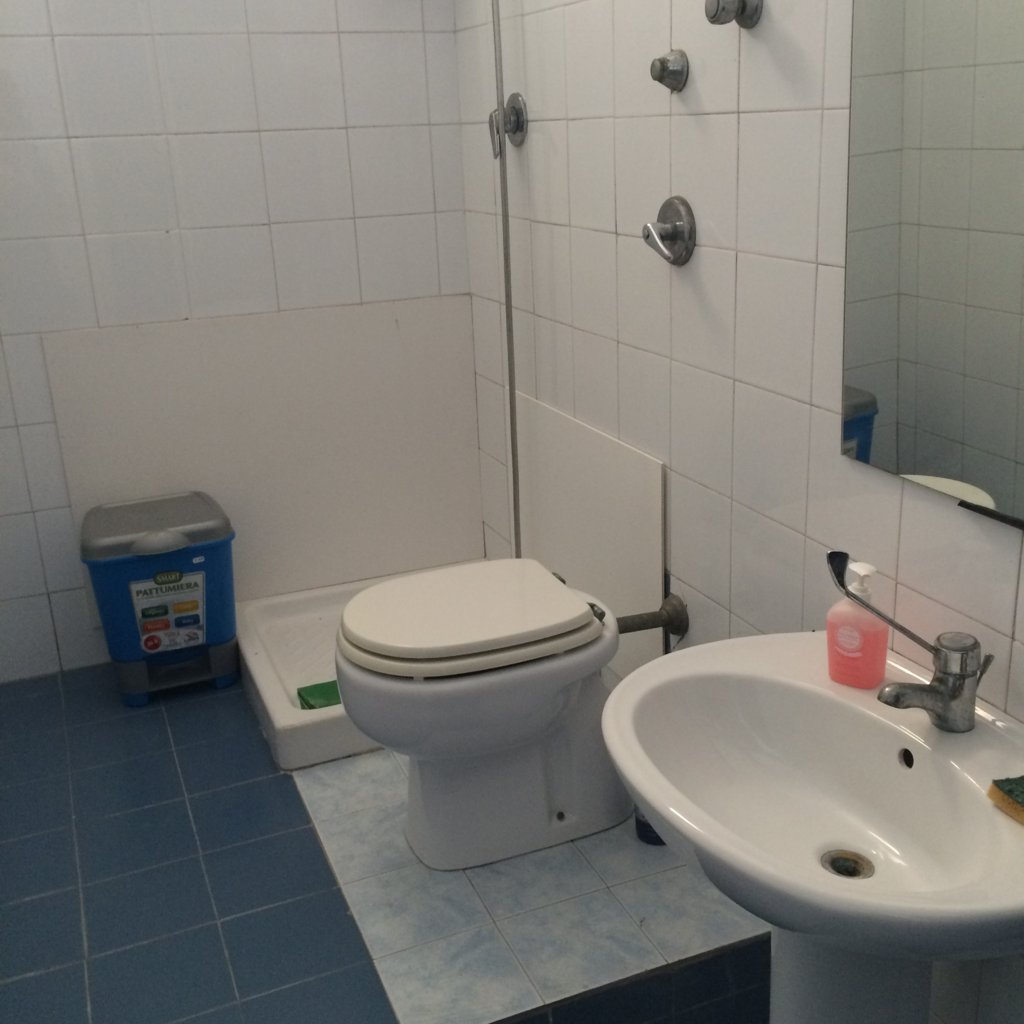 VIA VESPRI, 4 Stanze Stanze,2 BathroomsBathrooms,Locale Commerciale,Vendita,VIA VESPRI,1392