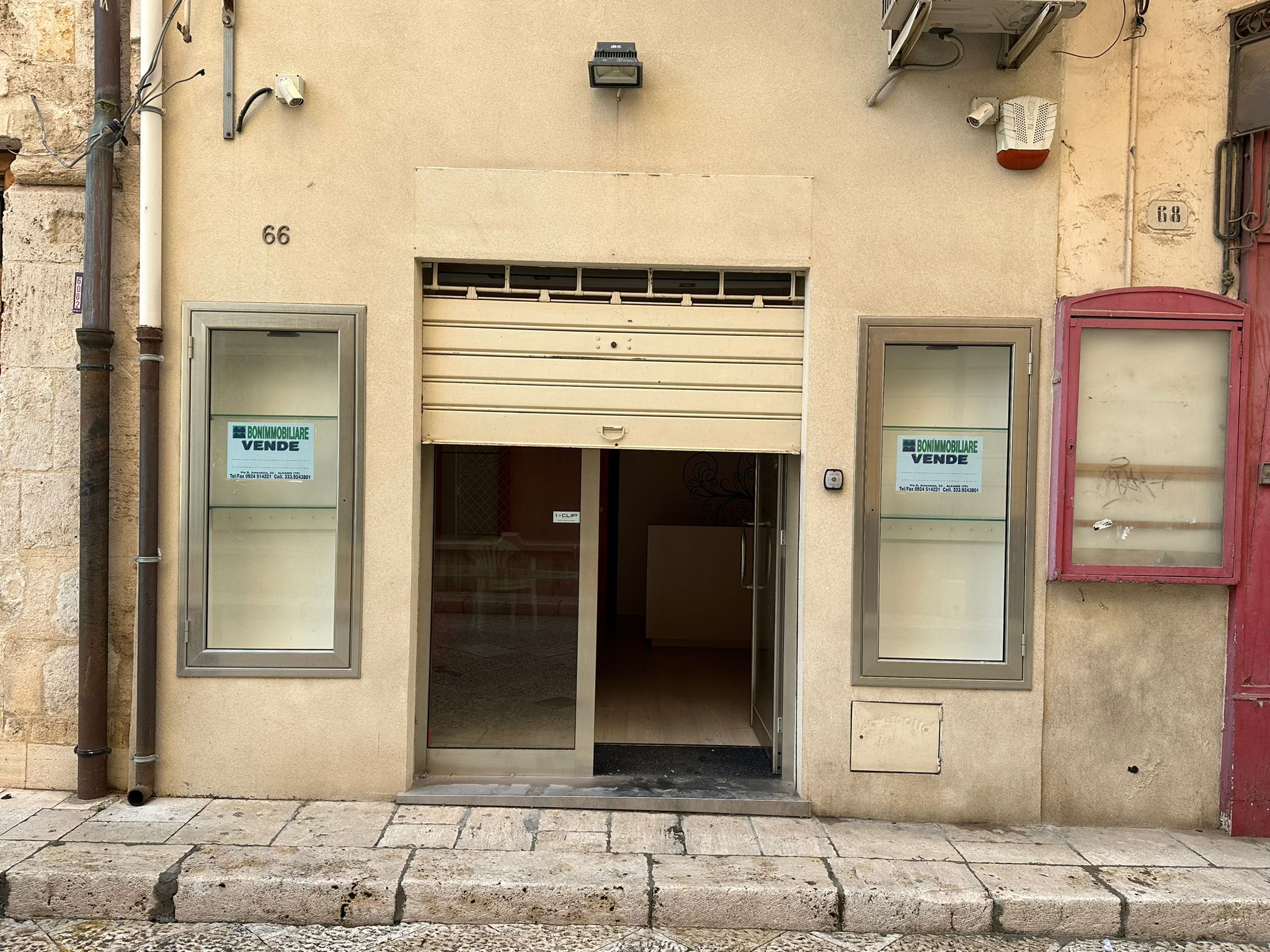 CORSO SEI APRILE, 2 Stanze Stanze,1 BagnoBathrooms,Locale Commerciale,Vendita,CORSO SEI APRILE,1645