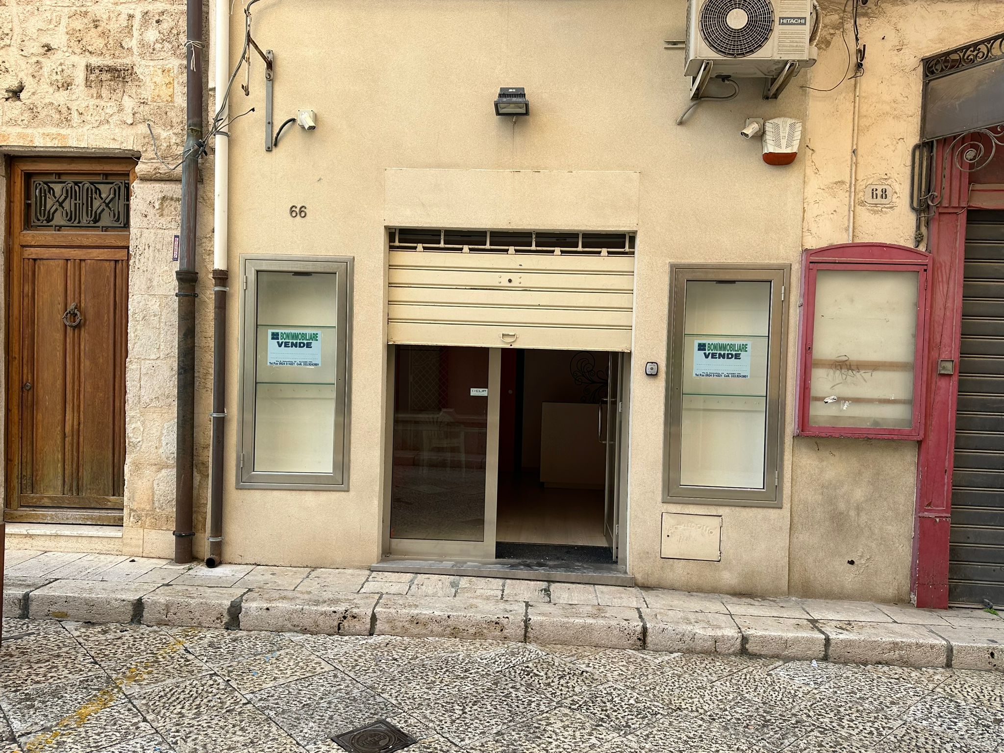 CORSO SEI APRILE, 2 Stanze Stanze,1 BagnoBathrooms,Locale Commerciale,Vendita,CORSO SEI APRILE,1645