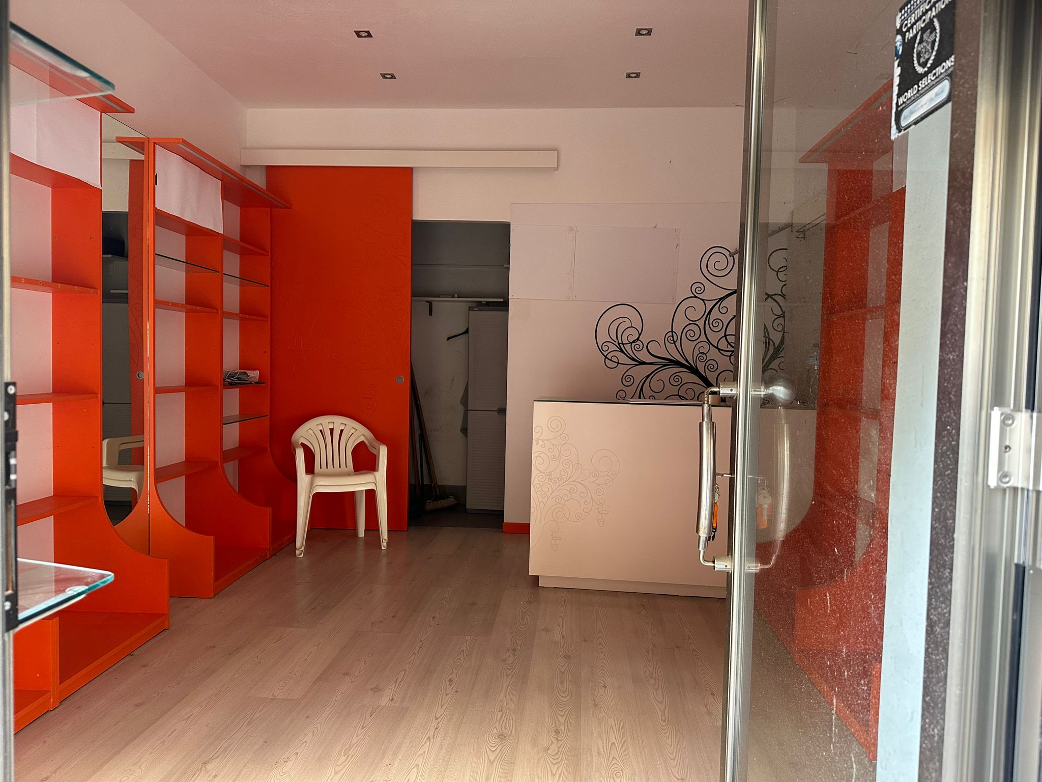 CORSO SEI APRILE, 2 Stanze Stanze,1 BagnoBathrooms,Locale Commerciale,Vendita,CORSO SEI APRILE,1645