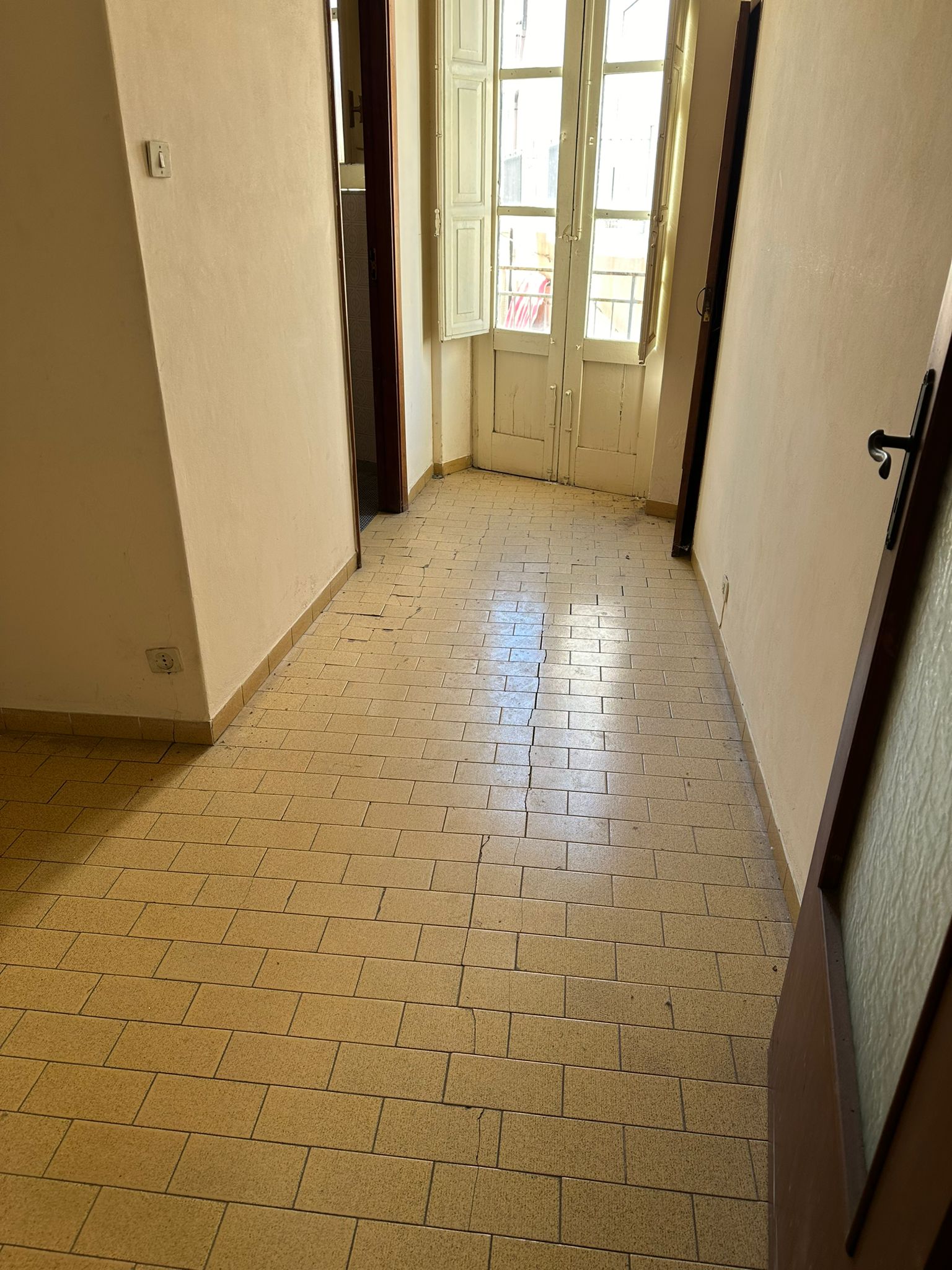 CORSO SEI APRILE, 4 Stanze da Letto Stanze da Letto, 8 Stanze Stanze,2 BathroomsBathrooms,Indipendente,Vendita,CORSO SEI APRILE,1646